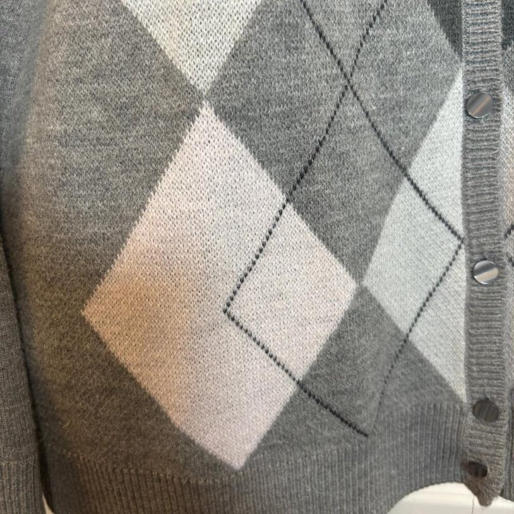 Argyle Is Back - image 3